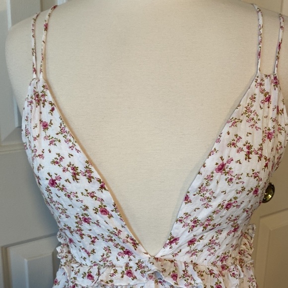 Women’s Size Small Strappy Floral Sundress with VNeckline — So Pretty For Summer - Picture 3 of 10
